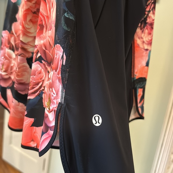 Lululemon Secret Garden Coastal Tank *LIKE NEW* - Picture 4 of 4